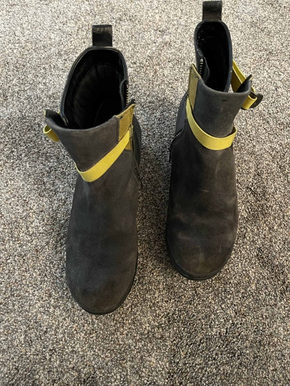 Keen Morrison Gray Ankle Boots